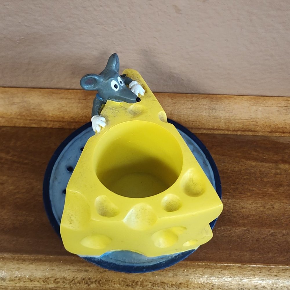 Cute Novelty Toothpick Holder - Mouse with Cheese - Picture 2 of 2